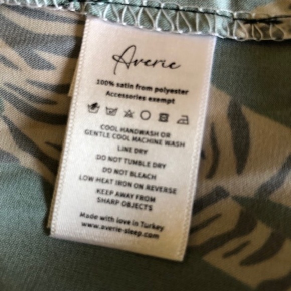 NWT AVERIE GREEN TIGER PAJAMAS - Picture 5 of 7